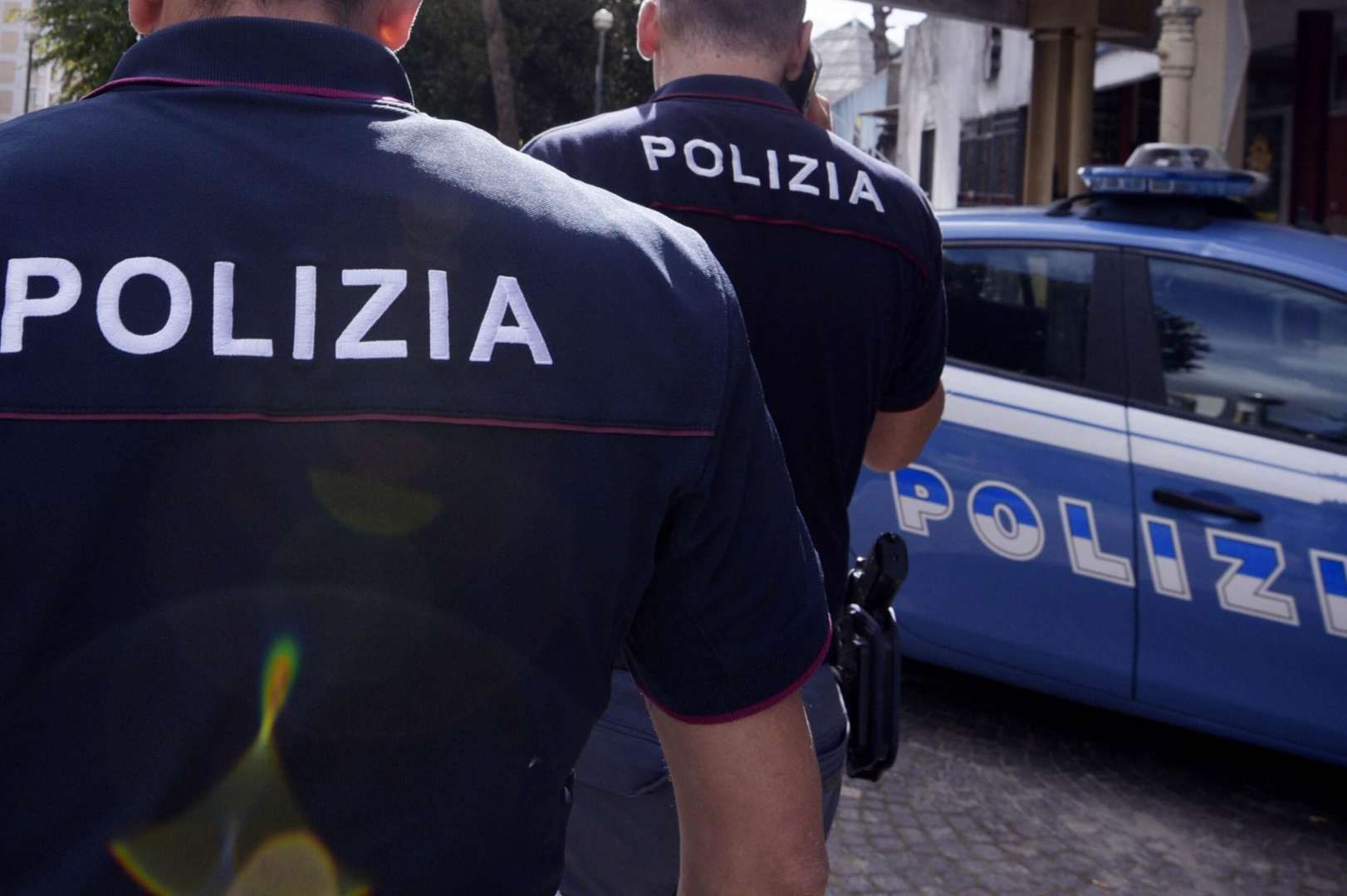 Tentativo di scippo in bicicletta finisce con un incidente