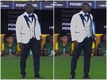 panchina con da Rossodisera.eu In panchina con lo smoking l’allenatore ‘da cerimonia’ in Copa Libertadores